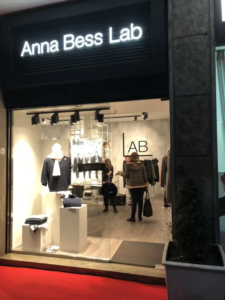 An independent European boutique in Saint-Germain